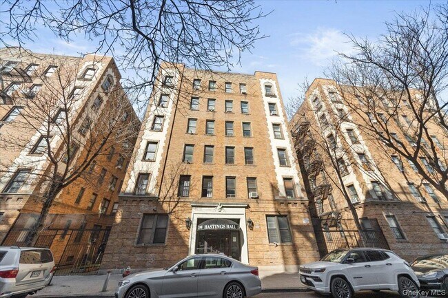 Building Photo - 2199 Holland Ave