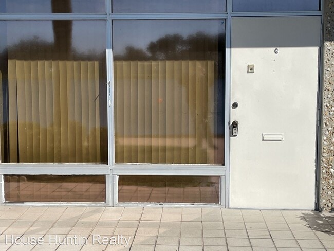 Building Photo - 1 br, 1 bath House - 4358 TAHITIAN GARDENS...