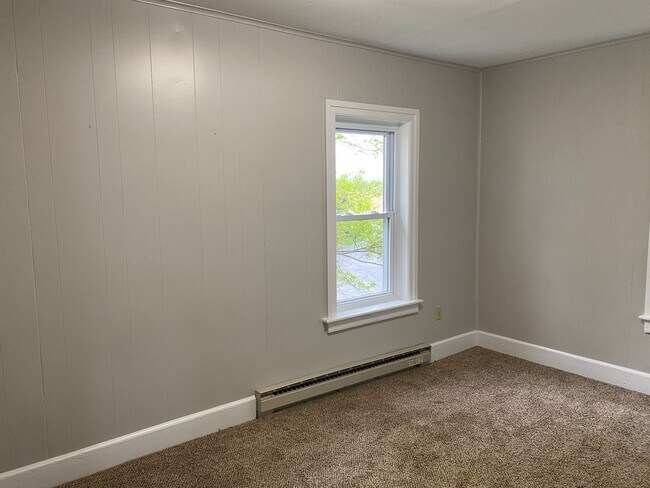 Building Photo - Coming soon! 4 Bedroom Farmhouse for Rent in Shippensburg