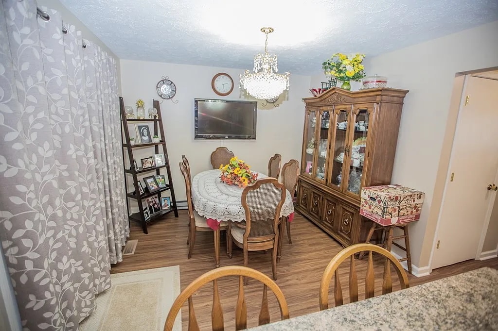 Dining Room - 706 Chert Ln