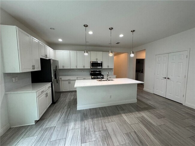 Building Photo - 1751 Willows Sq