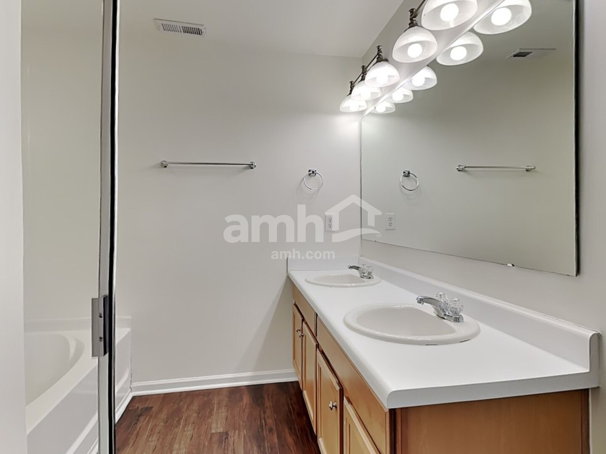 Building Photo - 3904 Edgewood Terrace Rd