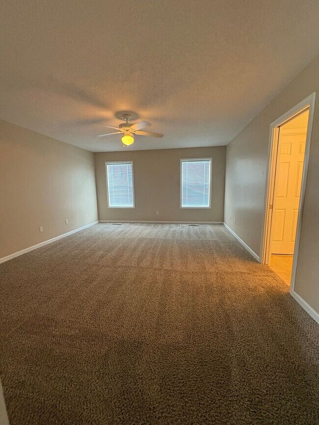 Building Photo - WAKEFIELD SUBDIVISION - Double Garage!  GRANITE COUNTERTOPS.