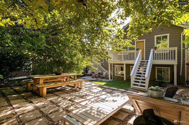 Building Photo - 2606 E Madison St