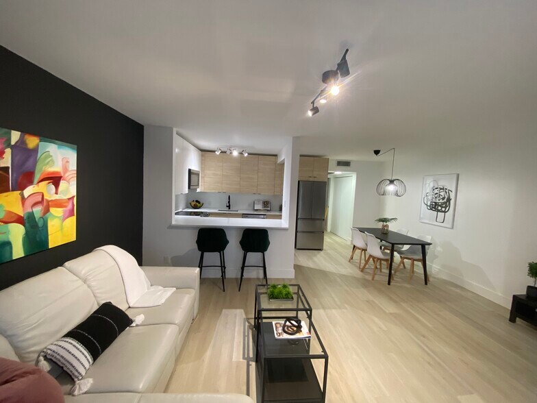 Building Photo - 111 Mansfield C