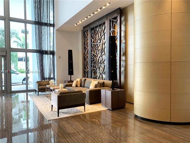 Building Photo - 17111 Biscayne Blvd