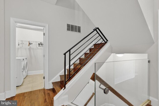 Building Photo - 946 N 2nd St