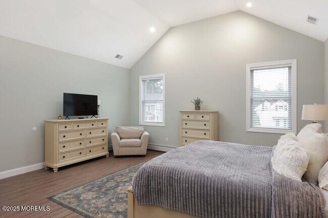 Building Photo - 63 Carpenter St