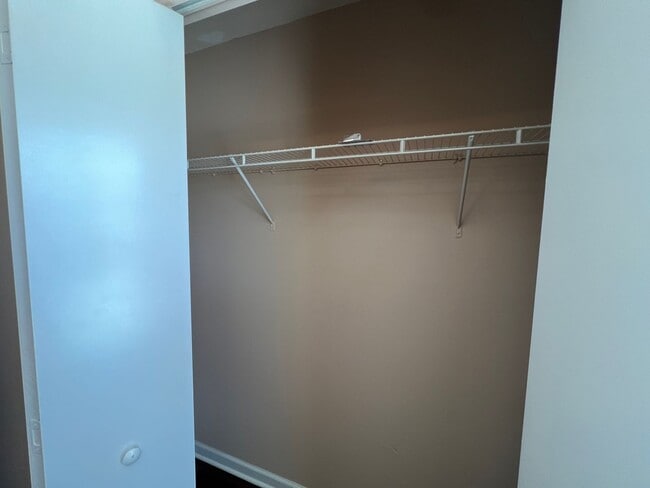 Building Photo - Beautifully updated 3 BR 2 Bath Home in La...