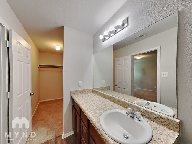 Building Photo - 307 Westwood Dr