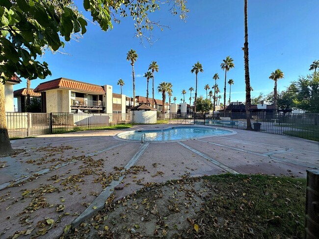 Building Photo - FULLY FURNISHED 2 BEDROOM CONDO WITH STRIP VIEWS