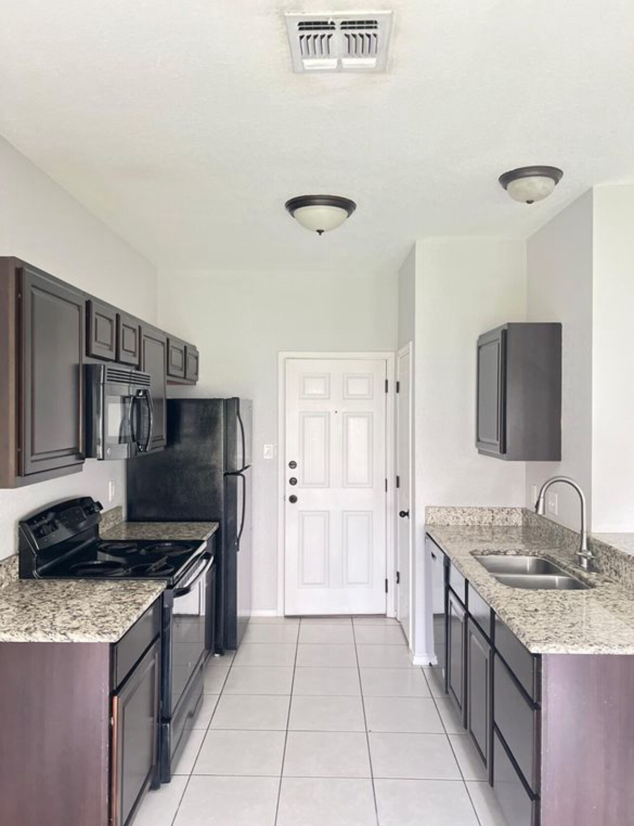 Building Photo - 8704 Vista de Nubes