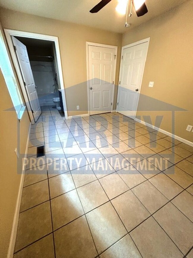 Building Photo - Adorable 2 bedroom home!