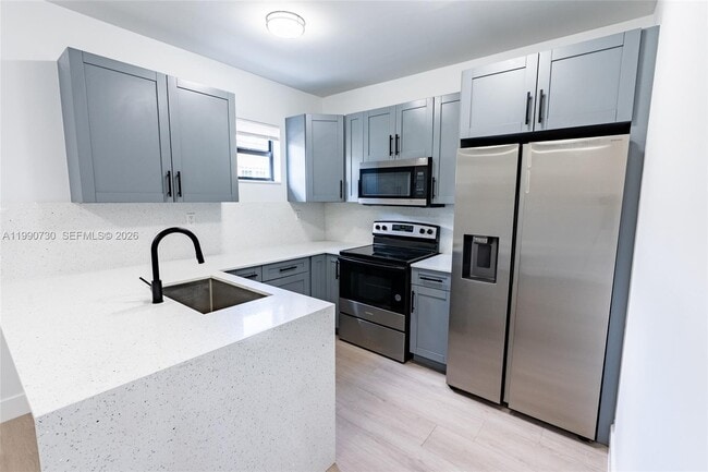 Building Photo - 2100 SW 6th St