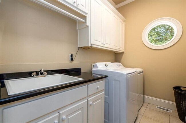 Building Photo - 2361 Legacy Maple Dr