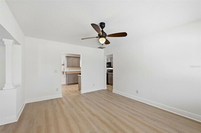 Building Photo - 3707 Pelican Ln