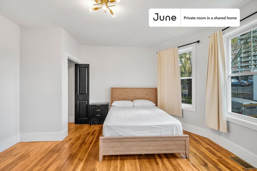 Building Photo - Room in Shared 5 bed/2 bath home