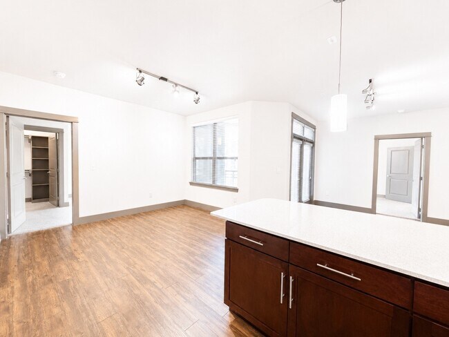Building Photo - 2910 Milam St