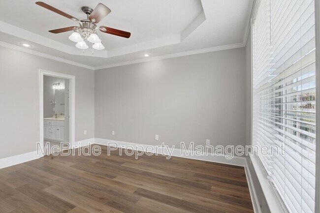 Building Photo - 438 Bowen Falls