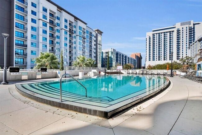 Building Photo - 100 S Eola Dr