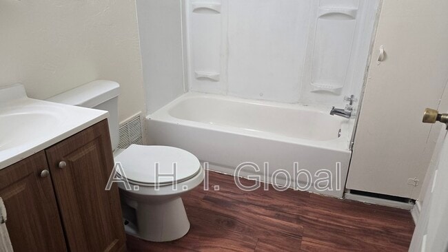 Building Photo - 309 N Florida St