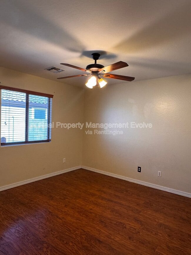 Building Photo - 18184 W Saguaro Ln
