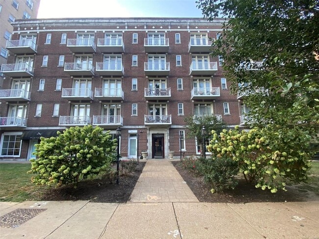 Building Photo - 5316 Pershing Ave