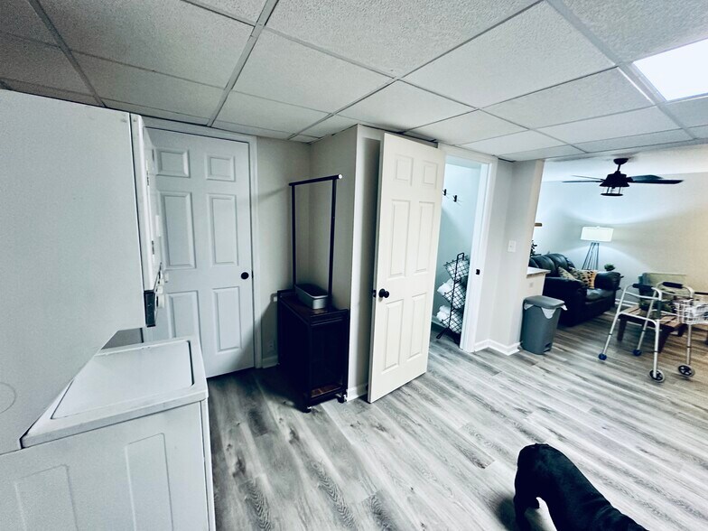 Building Photo - 3210 Glasco Dr