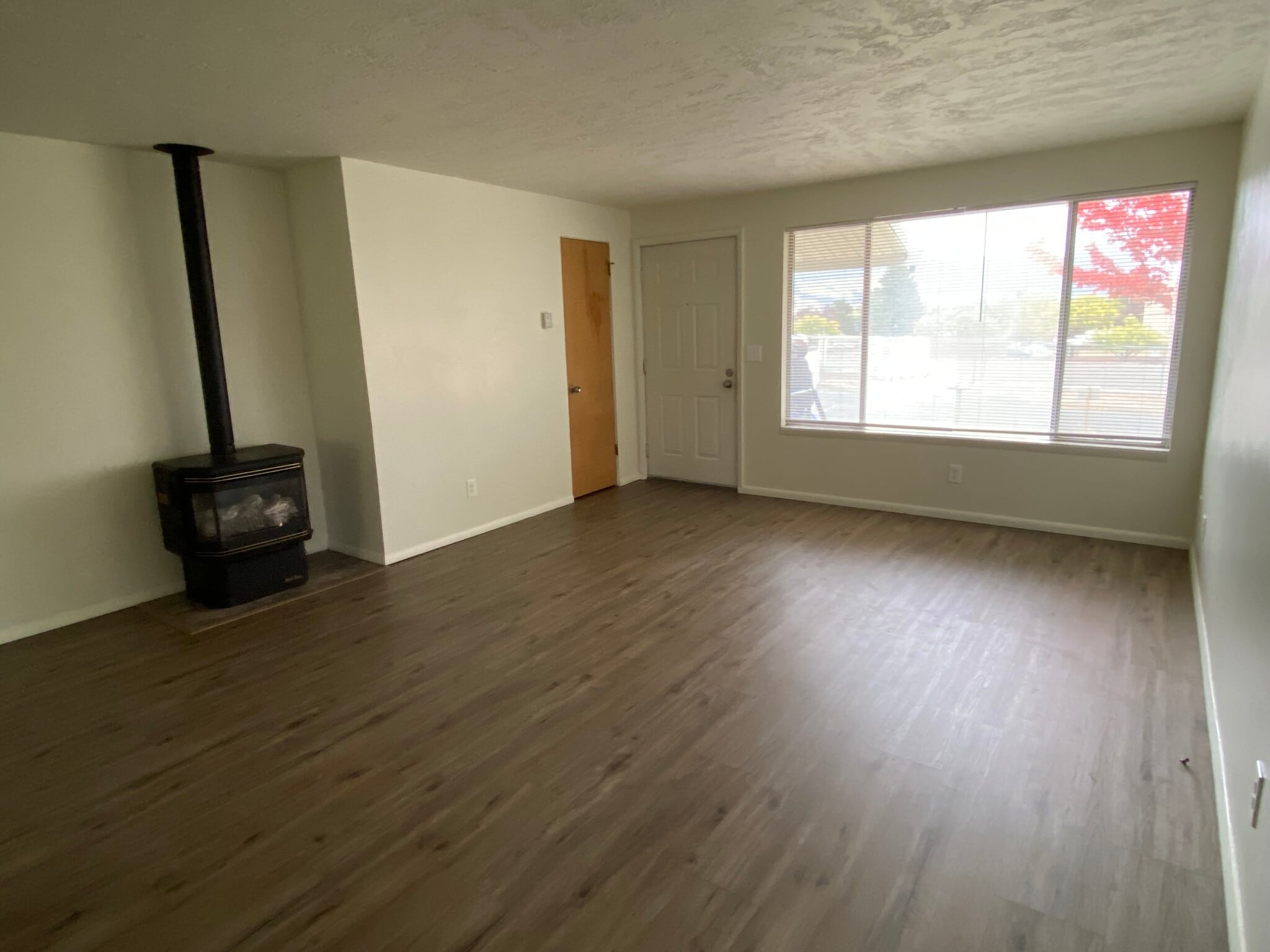 Living room - 1808 Taurus Ave