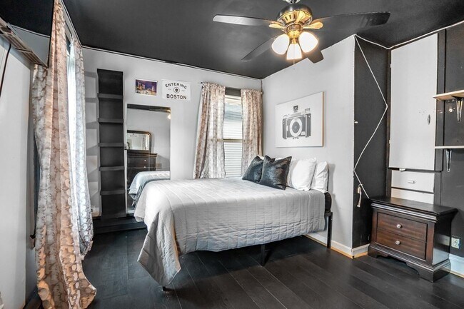 Building Photo - 5 Gordon Pl