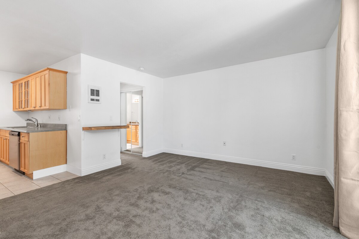 Building Photo - 2850 Reynard Way 21