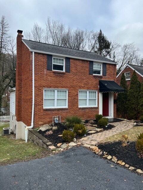 Building Photo - 39 Forest Ave