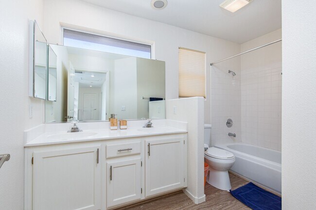 Building Photo - Fully Furnished Home in Green Valley Ranch – Move-In Ready