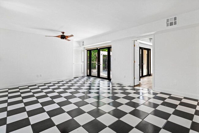 Building Photo - 517-529 29th St