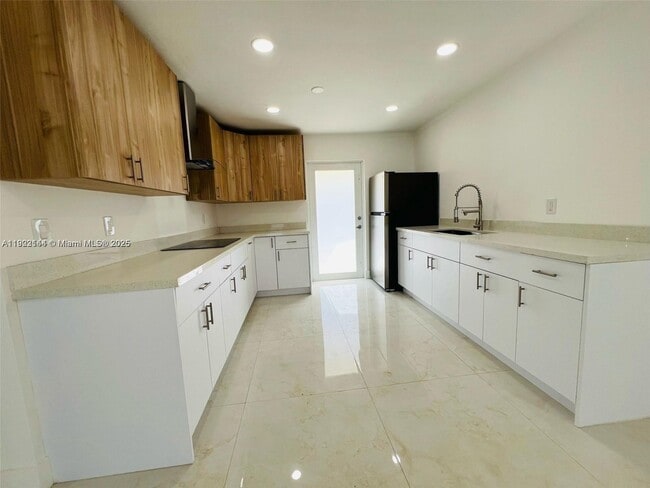 Building Photo - 26045 SW 131st Ct