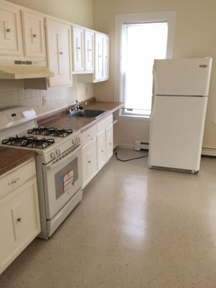 Primary Photo - 10 Buckley Ave