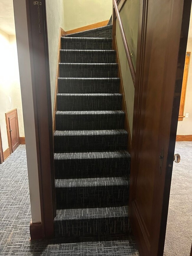 Building Photo - Charming 4BR House in Steubenville