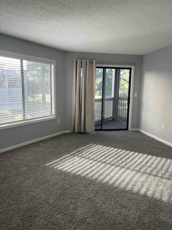 Building Photo - 4222 Pinehurst Cir