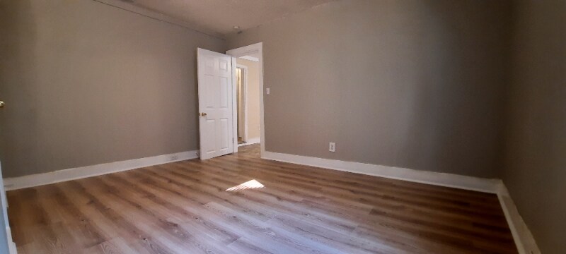 Building Photo - 3009 Clifton Ave