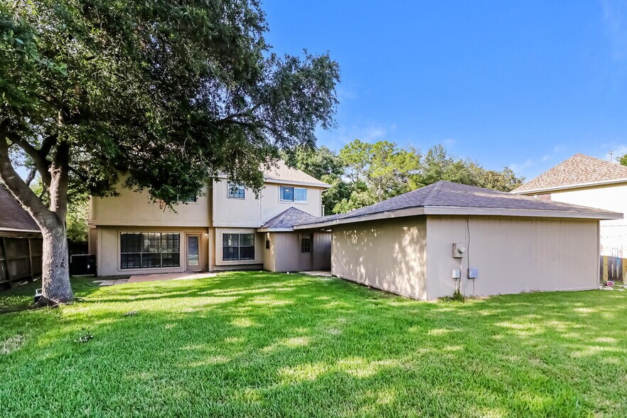 Building Photo - 15127 Camino Del Sol Dr