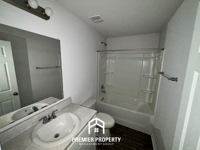 Building Photo - 1110 Brookhaven Dr