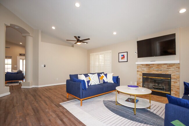 Building Photo - 4027 E Cathedral Rock Dr