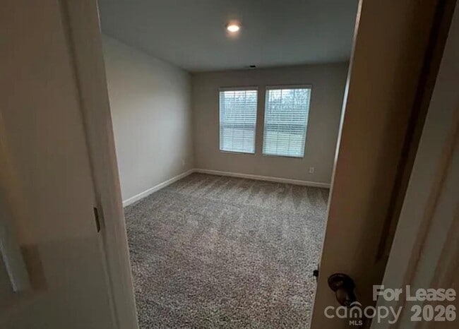 Building Photo - 826 Windage Wy