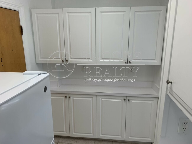 Building Photo - 1223 Beacon St