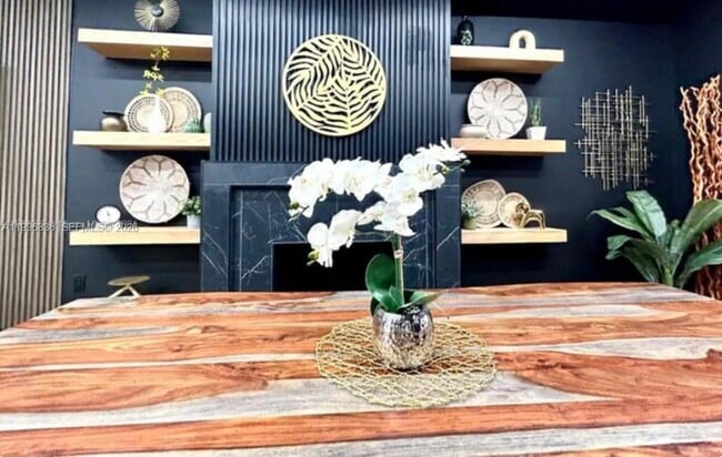 Building Photo - 2612 SW 12th St