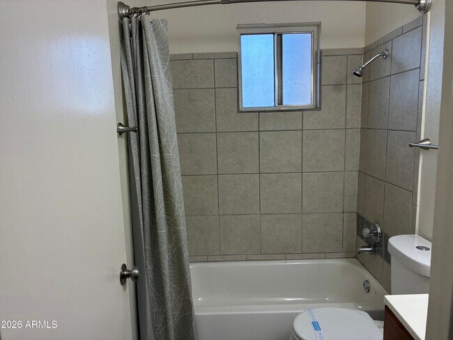 Building Photo - 1349 E Sahuaro Dr