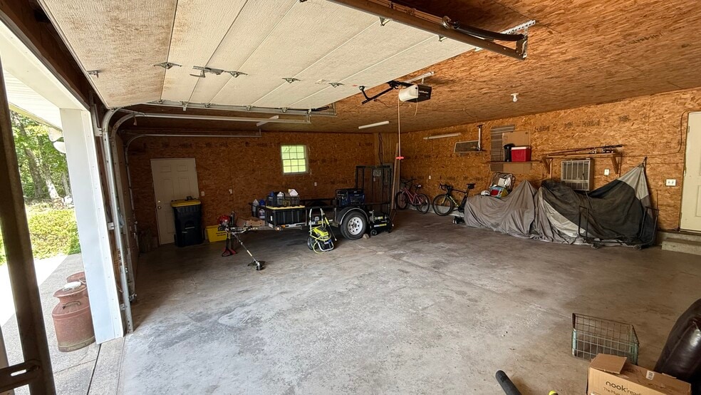 Building Photo - 600 Lynda Maria Ln