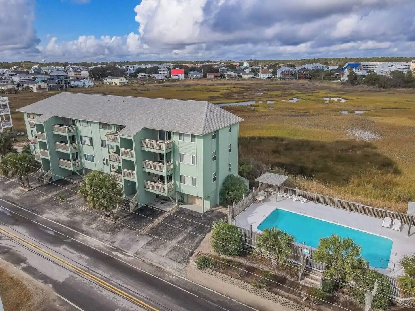 Building Photo - 1709 Canal Dr