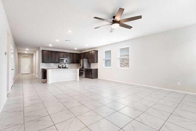 Building Photo - A rare true dual-suite floorplan in Alamo Ranch — two private en-suite bedrooms, single-story liv...