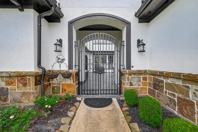 Building Photo - 2515 Avon Gate Ct